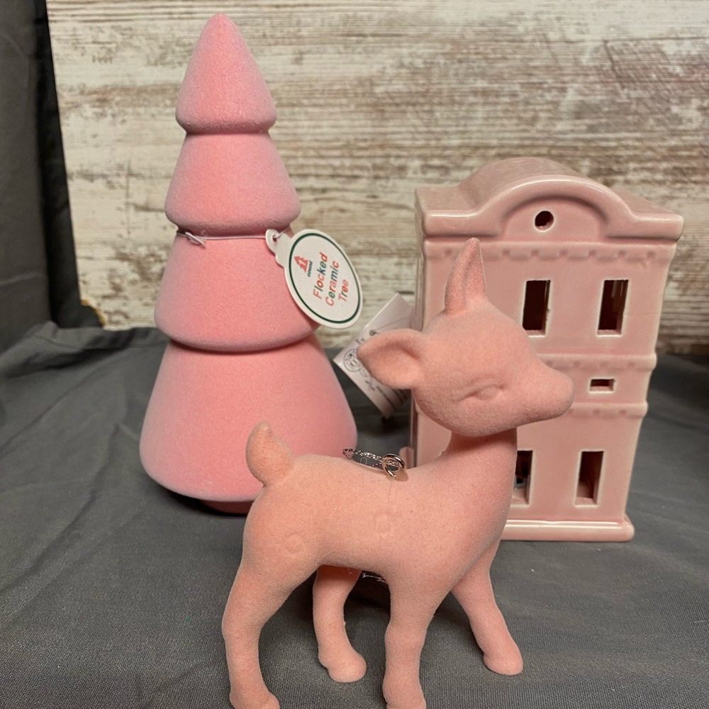 NWT Target bullseye 2024 Christmas pink light-up house flocked tree and deer